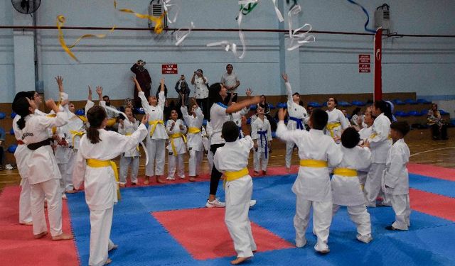 Karacabey'in genç karatecileri kuşaklarına kavuştu