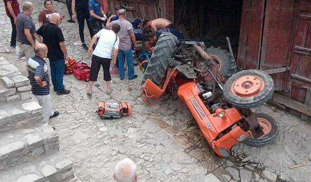 Devrilen traktörün altında kalan sürücü öldü