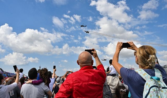 TEKNOFEST İzmir'de hava gösterileri son günde de ilgiyle izlendi