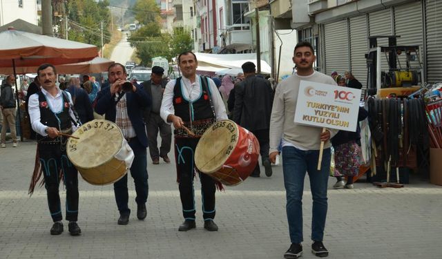 Hanönü'de davullu zurnalı Cumhuriyet coşkusu