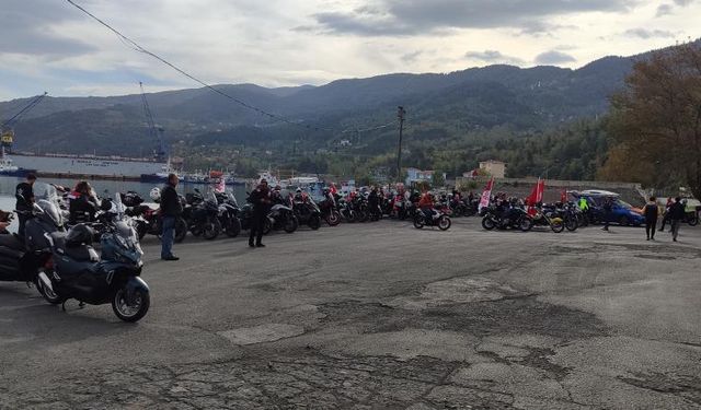 İstiklal Yolu’nu motosikletlerle geçtiler