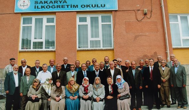 Kastamonu'da ilkokulu mezunları, 60 yıl sonra bir araya geldi