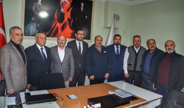 Sürpriz buluşma: Taşköprü Belediye Başkan Adaylarının tümü İlçe Başkanlığında