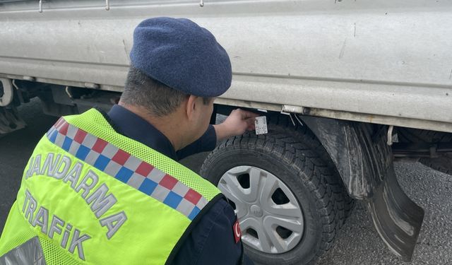Bolu'da zorunlu kış lastiği uygulaması yapıldı