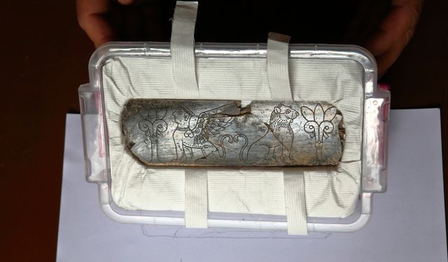 Hattuşa Antik Kenti'nde fil dişinden yapılmış 2 bin 800 yıllık süsleme parçası bulundu