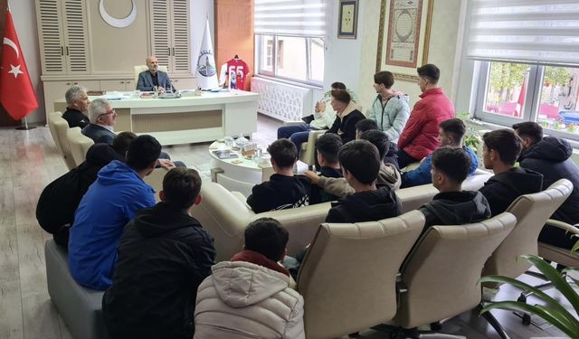 Ladik Belediye Başkanı Topal, amatör sporcuları ağırladı