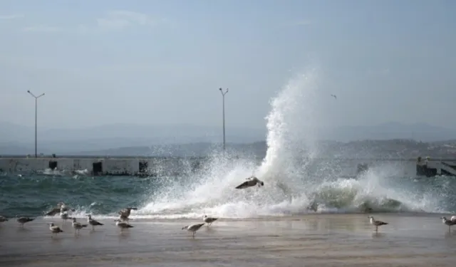 Bak işte yaklaşıyor fırtına, bak yine yükseliyor dalgalar: AFAD'dan il il yağış ve fırtına bilançosu!