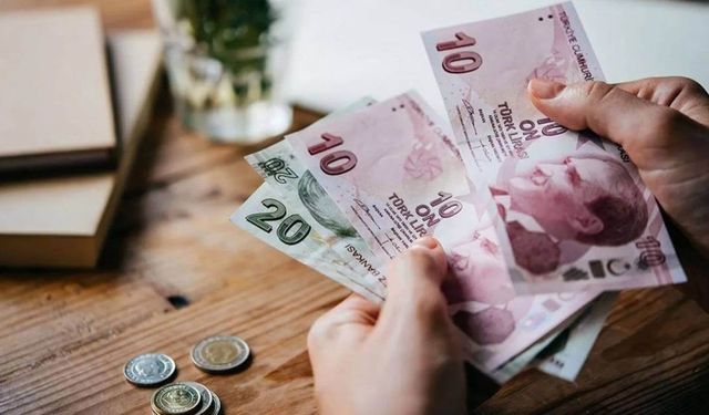Çalışan Emekliler Dikkat! Maaşlardaki Kesinti Rakamları Artıyor!