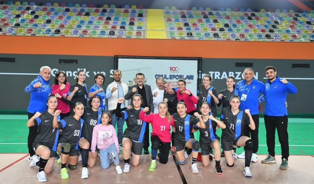 Ortahisar Belediye Başkanı Genç, taraftarları hentbol maçına davet etti