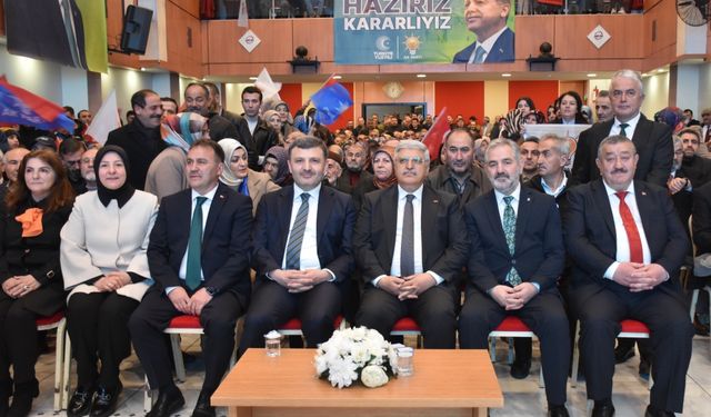 AK Parti'li Demiröz, Gümüşhane'de belediye başkan adayları tanıtımında konuştu: