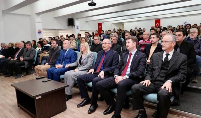 Sinop'ta "Bağımlı Olma, Özgür Ol" konferansı düzenlendi