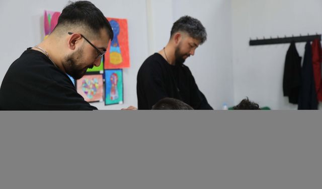 Samsun'da kuaförlerden kırsal bölgedeki ve özel eğitim alan öğrencilere saç bakımı
