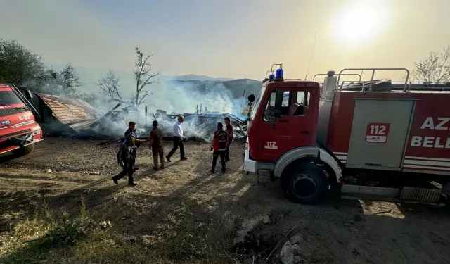 Kastamonu’da çıkan yangında garaj ve samanlık küle döndü