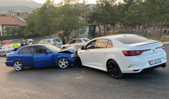 Karabük-Kastamonu yolunda ve şehir merkezinde kaza! 7 yaralı var!