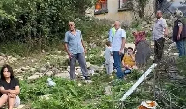 Kastamonu’da Yangın: İki katlı ahşap ev kül oldu! Yangında ikinci kattan atlayan 3 kişi yaralandı!