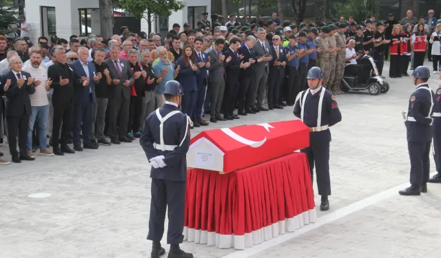 'Dur' ihtarına uymayan motosiklet sürücüsünün çarptığı astsubay şehit oldu!