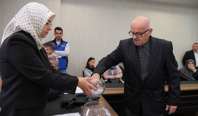 Kastamonu'da TOKİ konut kuraları çekildi: 33 kişi yeni evlerine oturacak (görüntülü haber)