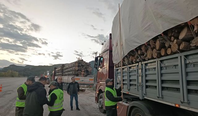 Taşköprü ve Hanönü karayolunu kestiler: Tek tek kontrol ettiler!