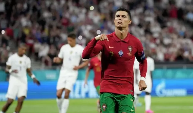 39’luk Cristiano Ronaldo Yine Sahne Aldı: Stadyum Coştu, Gözler Ona Kilitlendi!