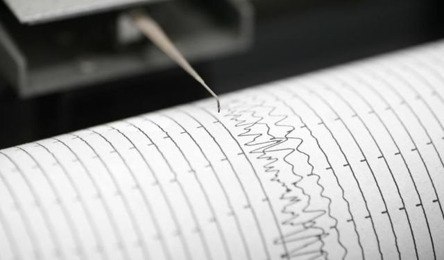 Yine deprem oldu! Deprem çevre illerde de hissedildi