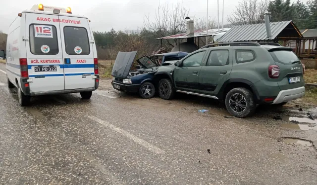 Gösteri için Kastamonu’ya gelen ekip kaza geçirdi: 1’i ağır 4 yaralı var!