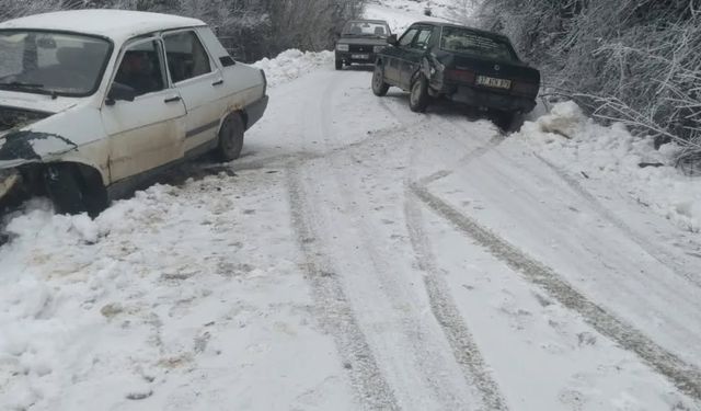 Kastamonu'da Toros ile Tofaş çarpıştı