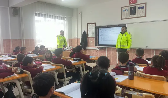 Alaca'da öğrencilere trafik güvenliği eğitimi: Trafik dedektifleri projesi