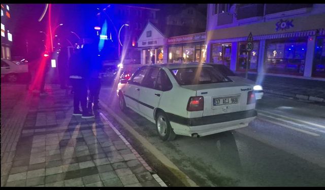 Kastamonu plakalı otomobil Bartın'da kaza yaptı (görüntülü haber)