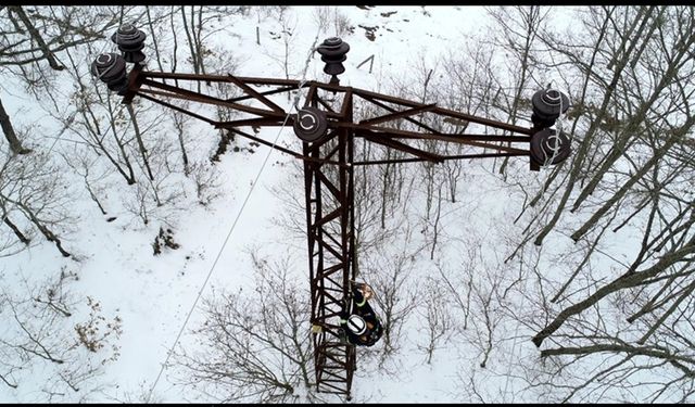 Kastamonu'da teller koptu: Köy 2 gündür elektriksiz! (görüntülü haber)