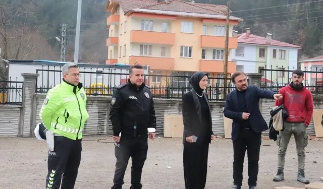 Kastamonu’da kadın kaymakam saha indi, inşaatı yerinde inceledi