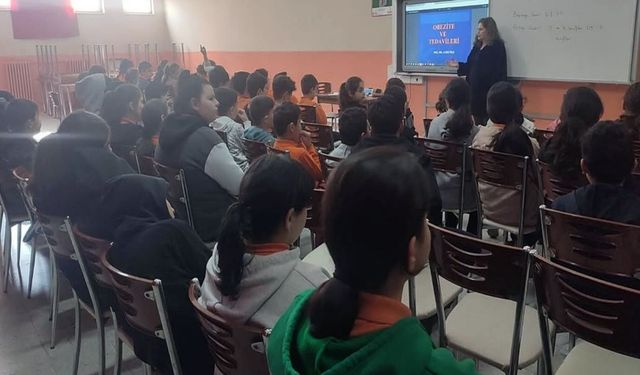 Kastamonu’da öğrencileri bilinçlendirme çalışmaları sürüyor