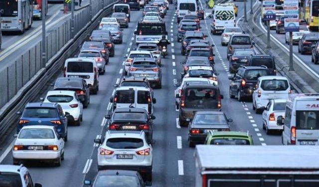 Gelir İdaresi Başkanlığı'ndan Kritik Uyarı: Araç Sahipleri ve Akaryakıt İstasyonları 30 Nisan'a Dikkat!