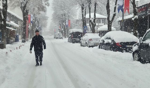 Azdavay’a lapa lapa kar yağdı: Ortaya görsel şölen çıktı (görüntülü haber)