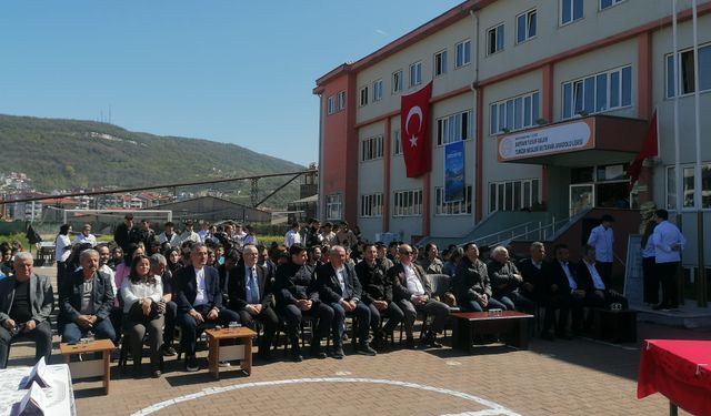 Cide’de Yoğun Gündem: Haşereyle Mücadele, Hac Semineri ve Turizm Etkinliği!