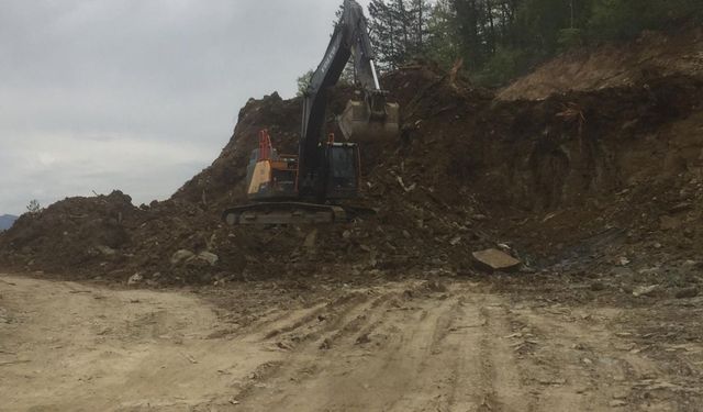 Heyelan Sonrası Harekete Geçildi: Kastamonu’da Yol Açma Çalışmaları Sürüyor