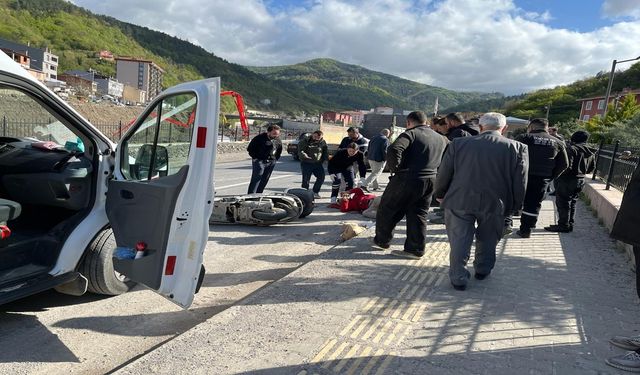 Kastamonu'da feci kaza: Kamyona çarptı
