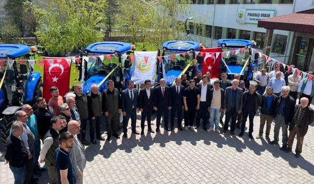 Kastamonu’da Orman Köylüsüne Dev Destek: Traktörler Teslim Edildi!