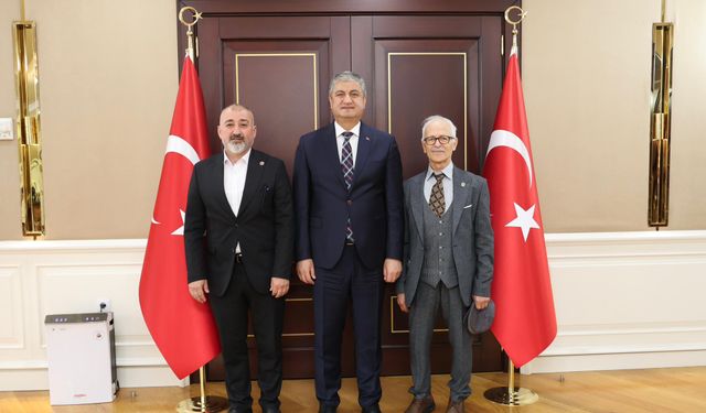 Kastamonulu yazar ve şairden Karabük Valisine ziyaret