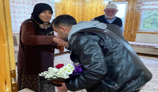 Taşköprü'de CHP Gençlik Kolları’ndan anlamlı ziyaret: Şehit anneleri unutulmadı