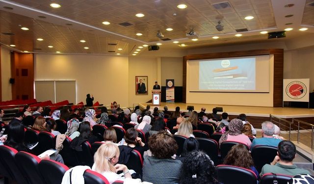 KÜ'de Dijital Yerlilik Konferansı yapıldı