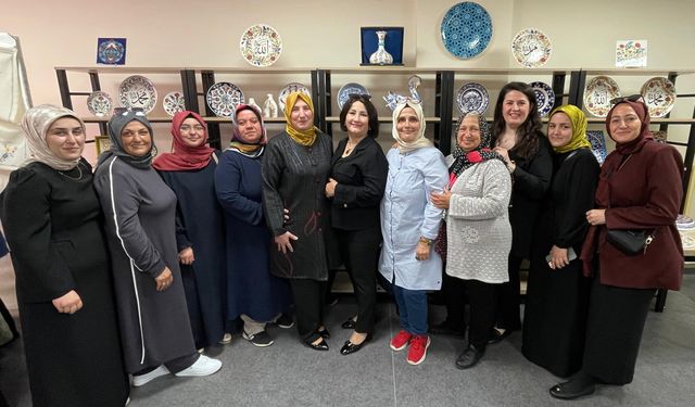 Kastamonu'nun ilçesinde sel mağduru kadınlar yaralarını sanatla sardı