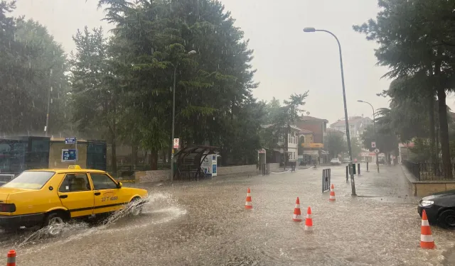 Taşköprü'de kuvvetli sağanak ve dolu yağışı etkili oldu (Görüntülü Haber)