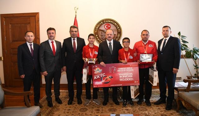 Taşköprülü Öğrenciler Teknofest Başarılarını Vali Dallı’yla Paylaştılar