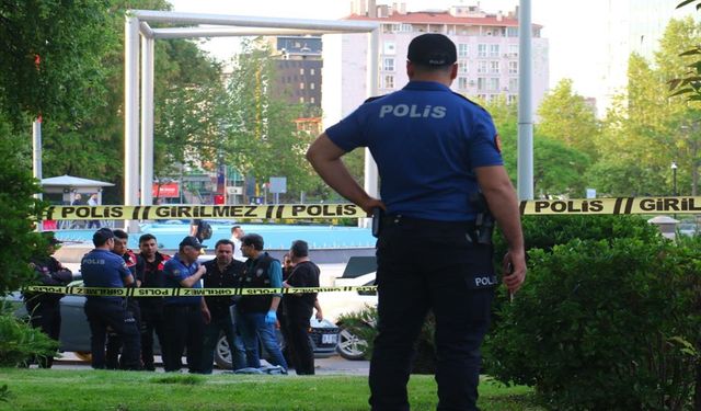 Son dakika: TBMM önünde silahla ateş açıldı! (görüntülü haber)