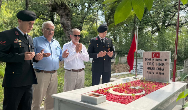 Bingöl'de şehit olmuştu: Kastamonu'daki kabri başında dualarla anıldı!