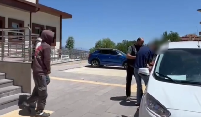 İstanbul'dan Kastamonu'ya uyarıcı madde getiren 2 şahıs yakalandı!