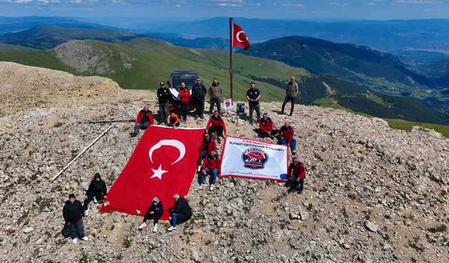 Kastamonu’dan Zirveye Bayrak Seferi: KAMPOFF Ay Yıldız İçin Tırmandı!