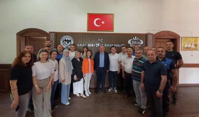 Kastamonu'nun ilçesinde belediye personeliyle bayramlaştı