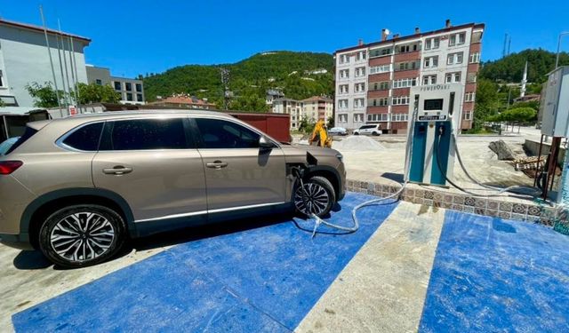 Kastamonu’nun İlçesinde Elektrikli Araç Sahiplerine Kolaylık: Hızlı Şarj İstasyonu Hizmete Girdi