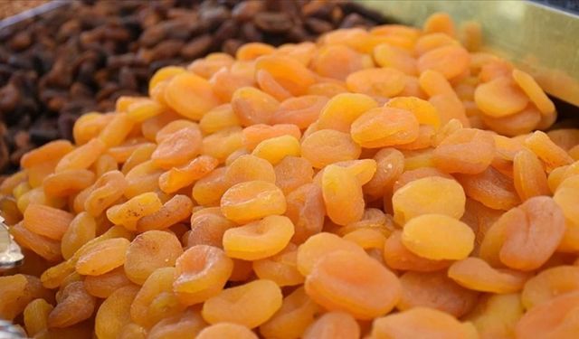 Sülfit Tespiti Panik Yarattı: Kuru Kayısıların Satışı Durduruldu, 352 Kasa Toplatılıyor